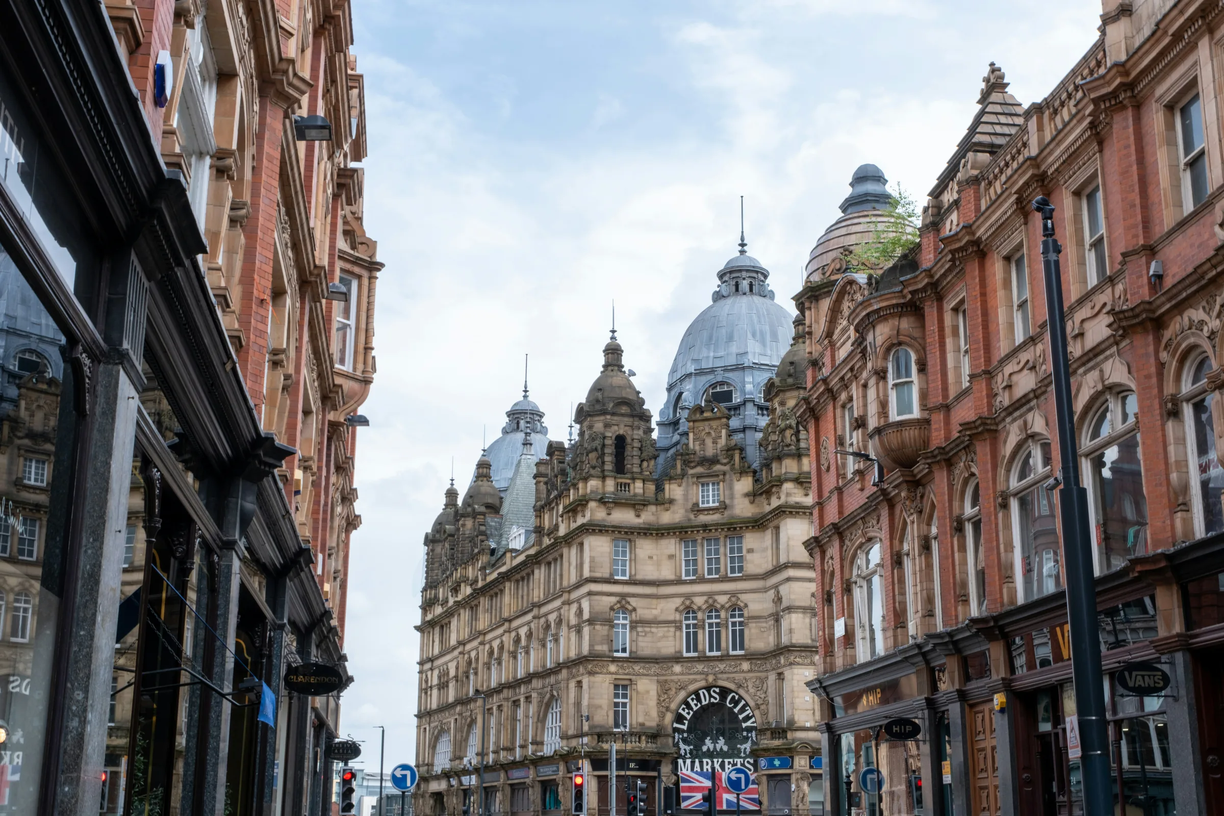 Leeds skyline. Photo by Umair Dingmar on Unsplash.